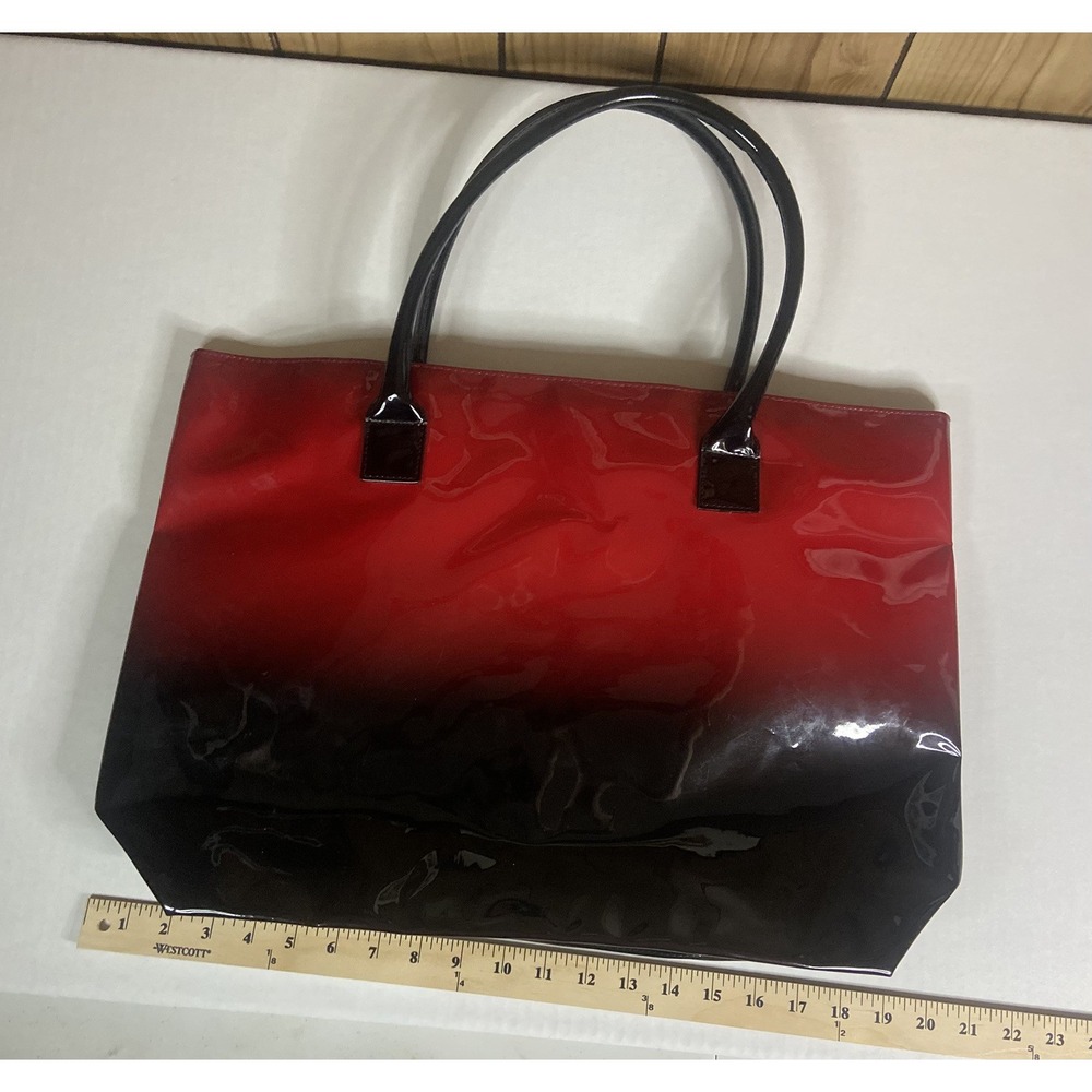 Elizabeth‎ Arden glossy red and black patent faux leather tote bag - Picture 12 of 12